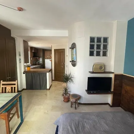 Chic & Practical Studio, 5 Min To Center &