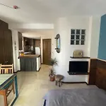 Chic & Practical Studio, 5 Min To Center &