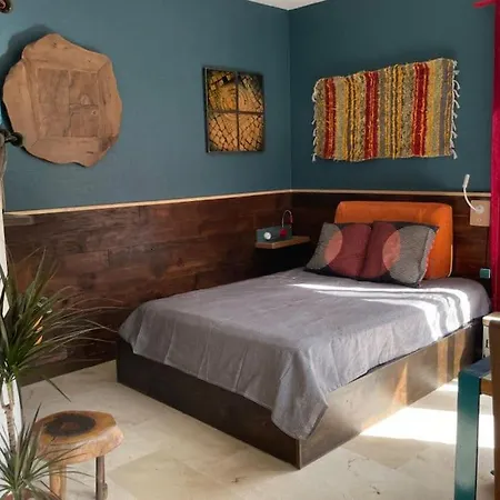 Chic & Practical Studio, 5 Min To Center & تريفة